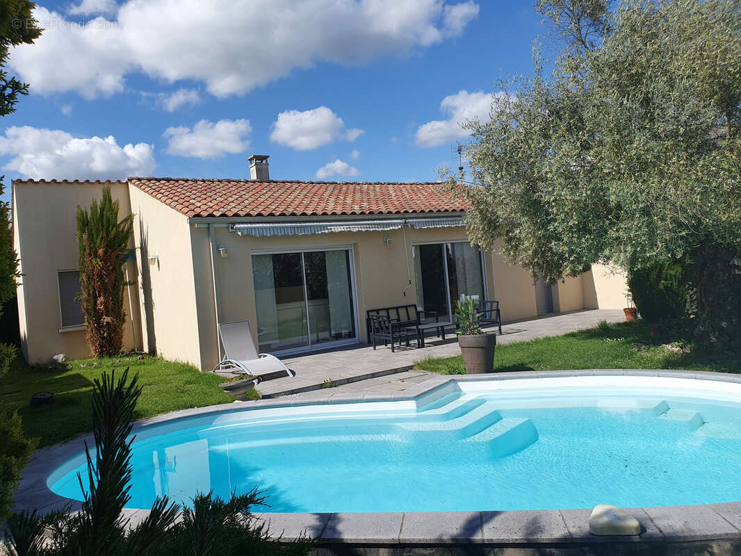 Maison à SAINTES