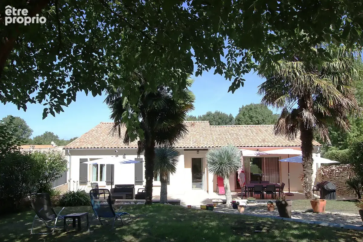 Photo Maison à Vouille au prix de 306 000€
