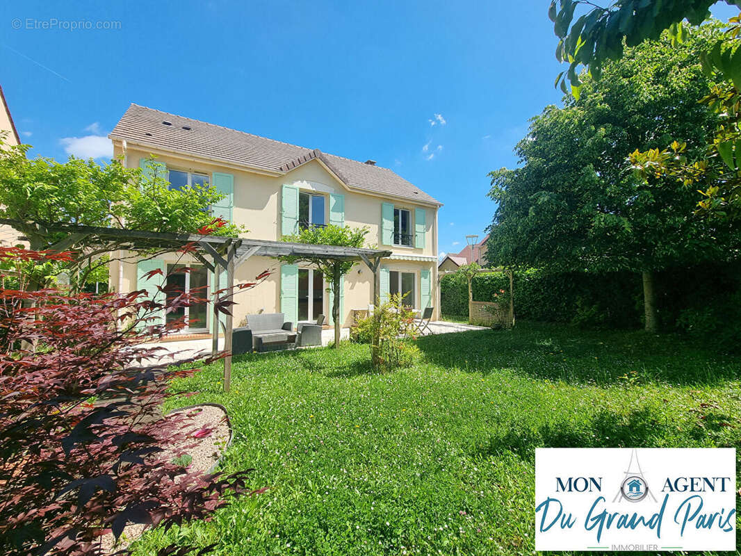 Maison à BUC