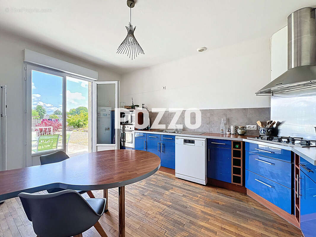 Maison à SAINT-HILAIRE-DU-HARCOUET