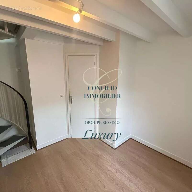 Appartement à VERSAILLES