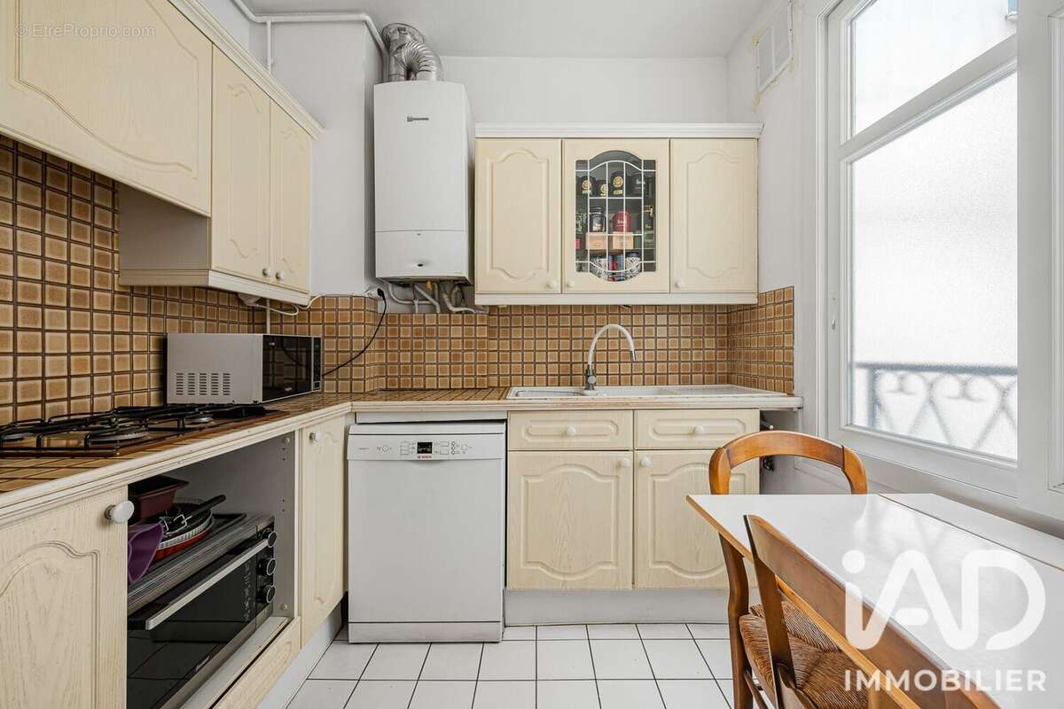 Appartement 71 m² à Paris-10e  - photo 8