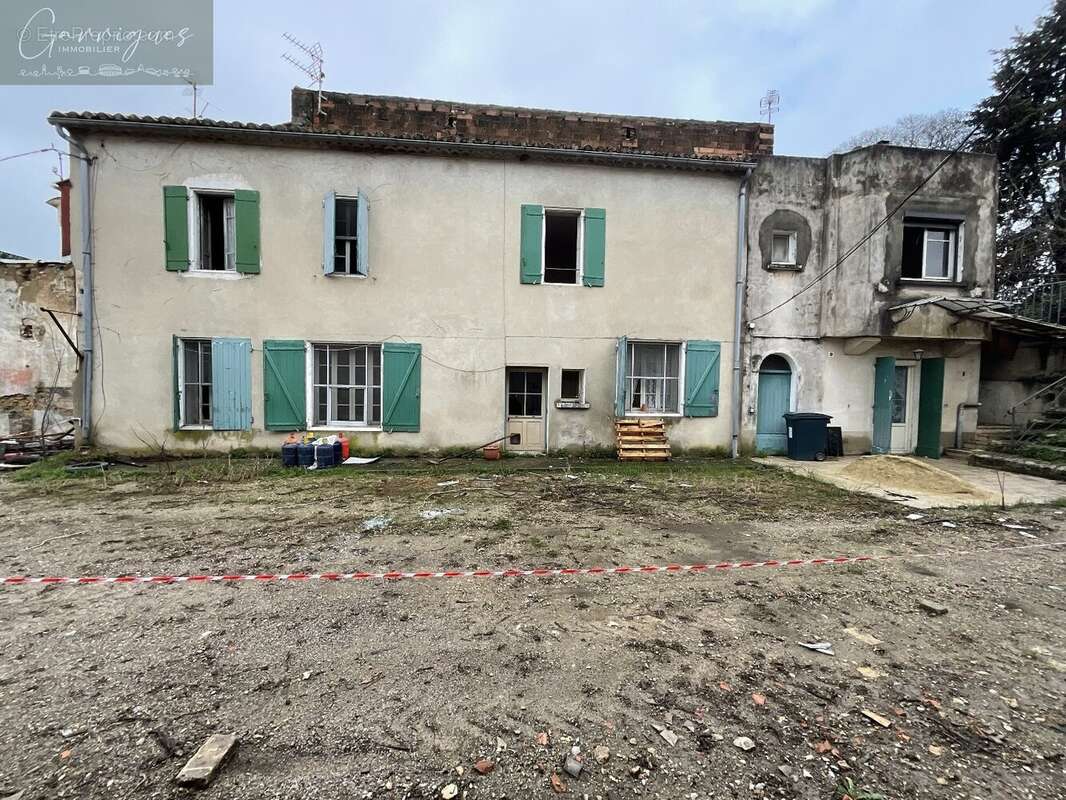 Maison à MILHAUD