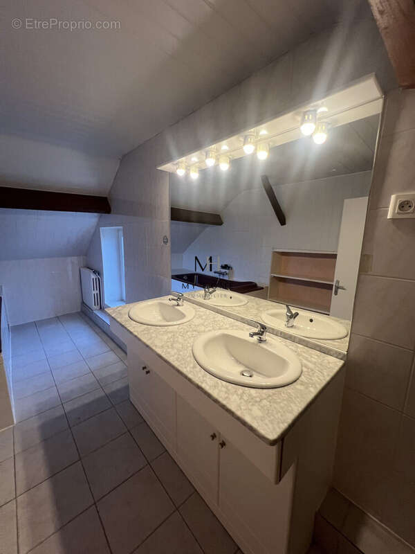 Maison à CHASSE