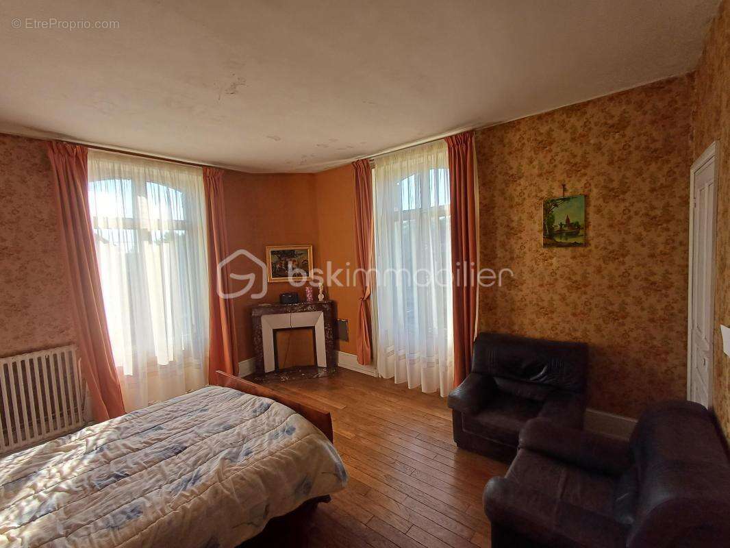 Maison à POURU-SAINT-REMY