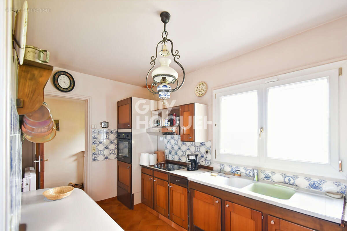 Maison individuelle de 170M² environs édifiée sur un terrain de 1113 m² - photo 8