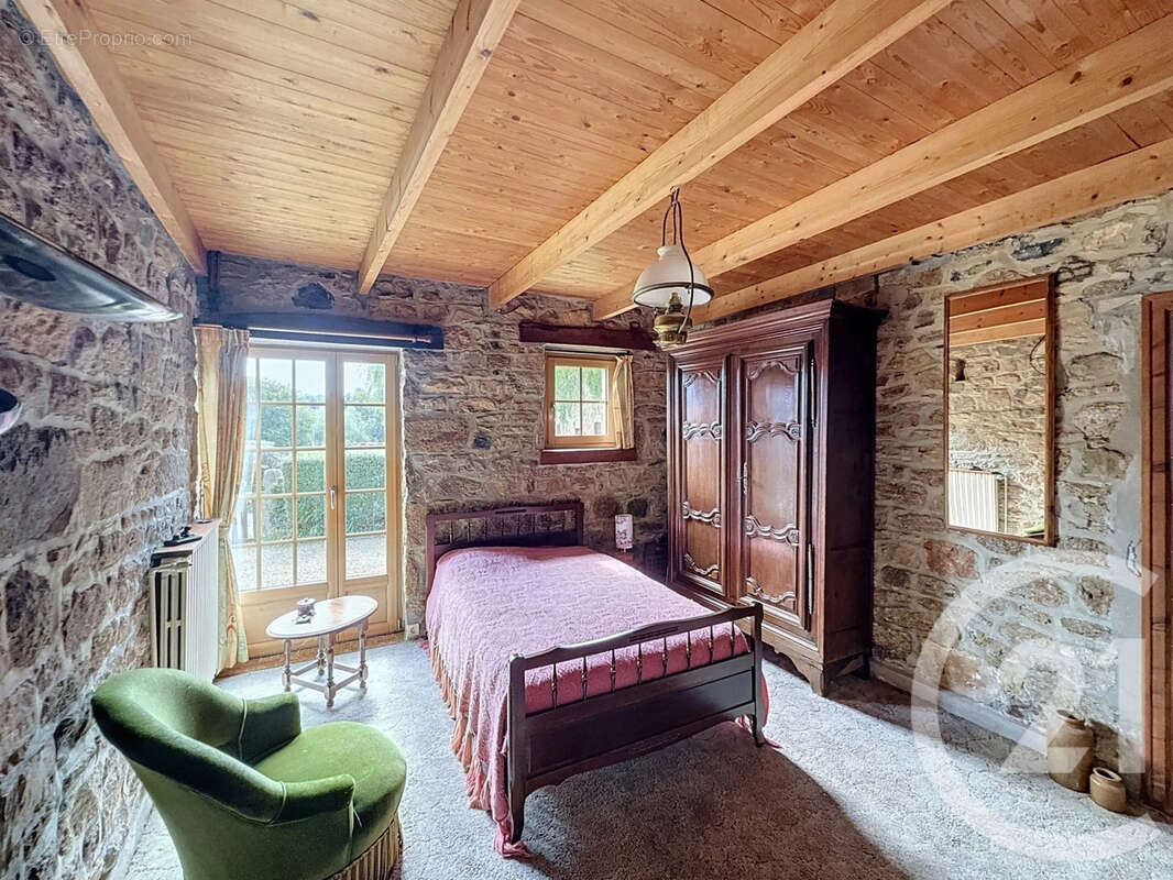 Maison 134 m² à Le Vieux-Marche  - photo 10