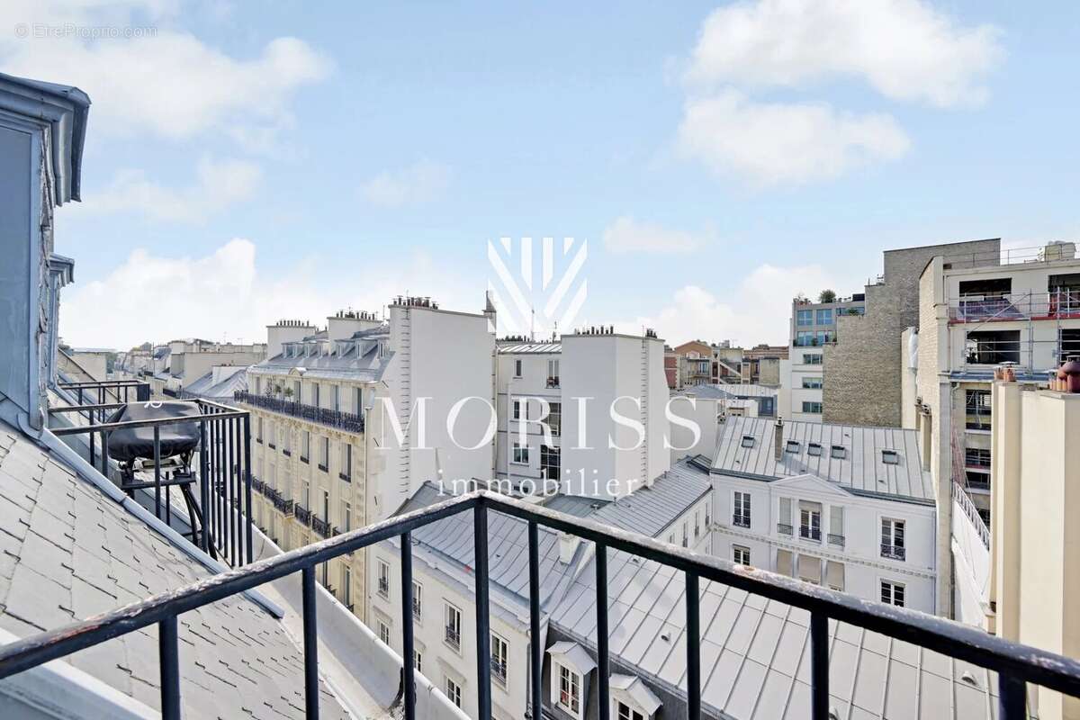 Appartement à PARIS-8E