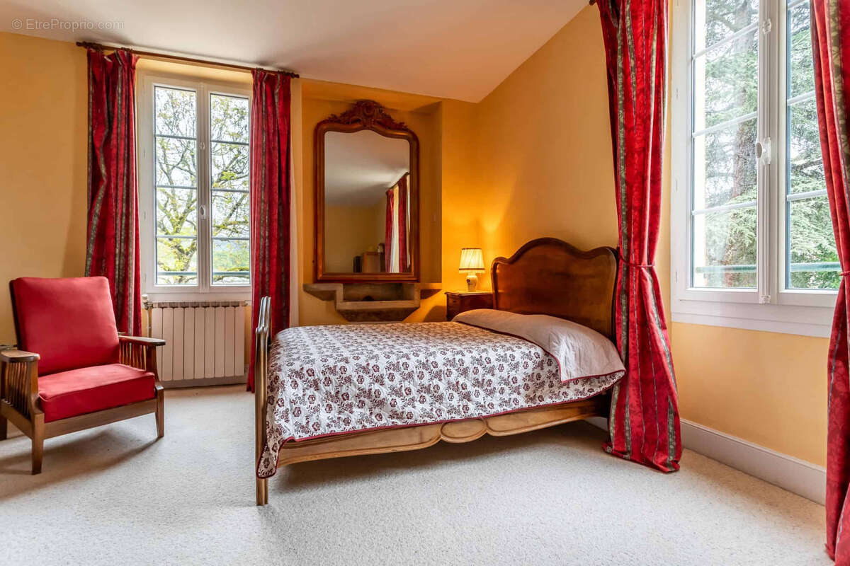 Maison à PUY-L'EVEQUE