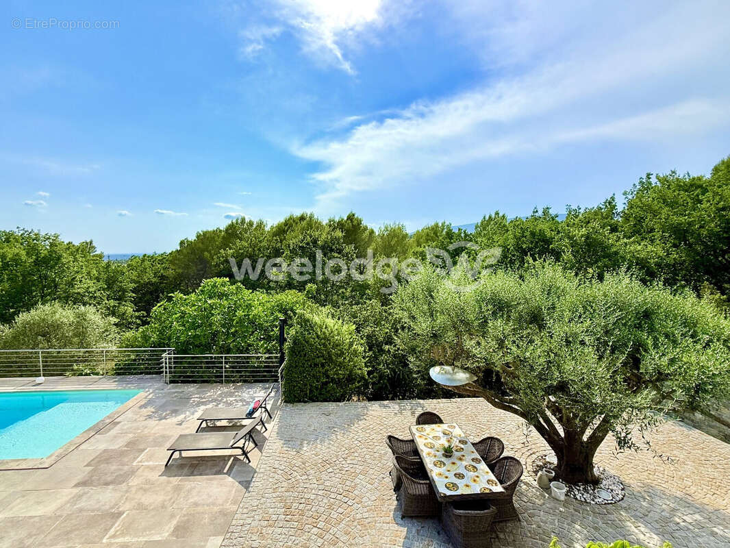 Maison 169 m² à Tourrettes  - photo 5