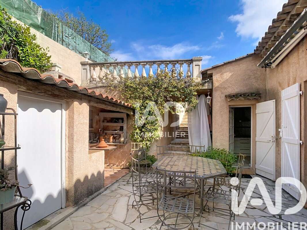 Photo 2 - Maison à MANDELIEU-LA-NAPOULE