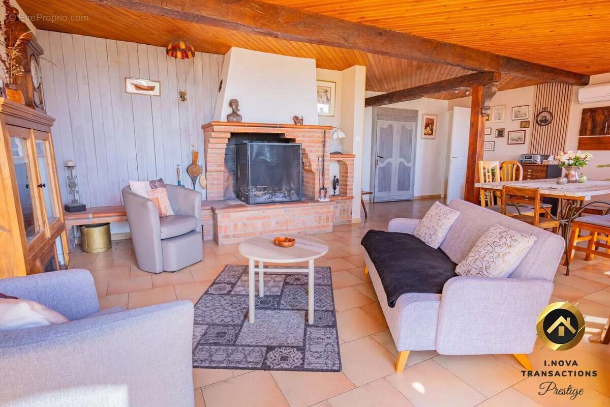 Propriété d’exception avec vue panoramique à 360° sur les Pyrénées ! - photo 11