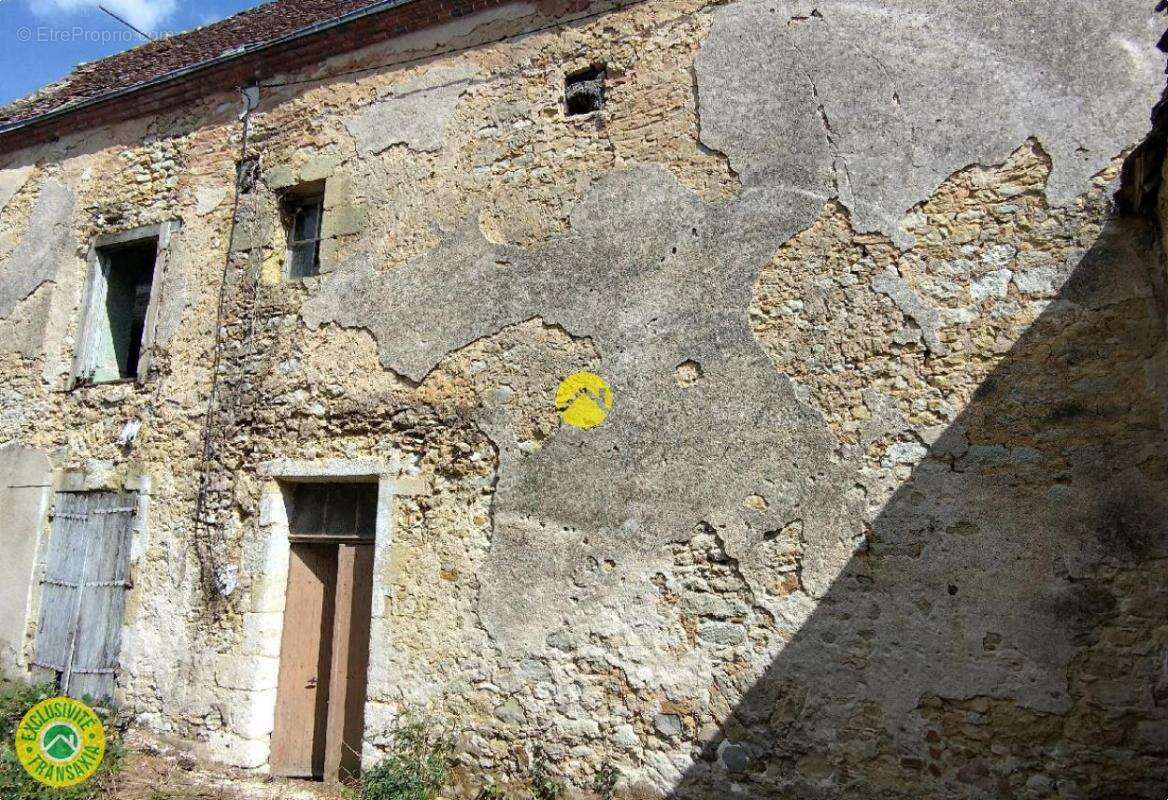 Maison 201 m² à Vatan  - photo 2
