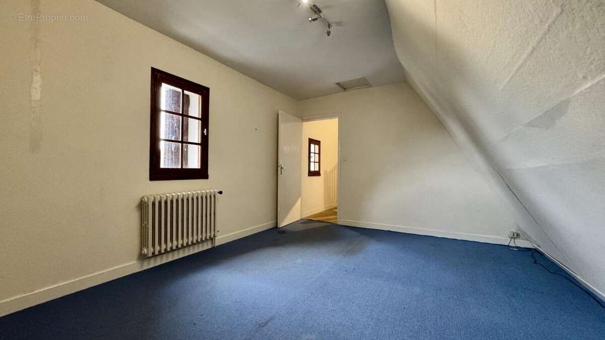 Maison à SAINT-MARTIN-LABOUVAL