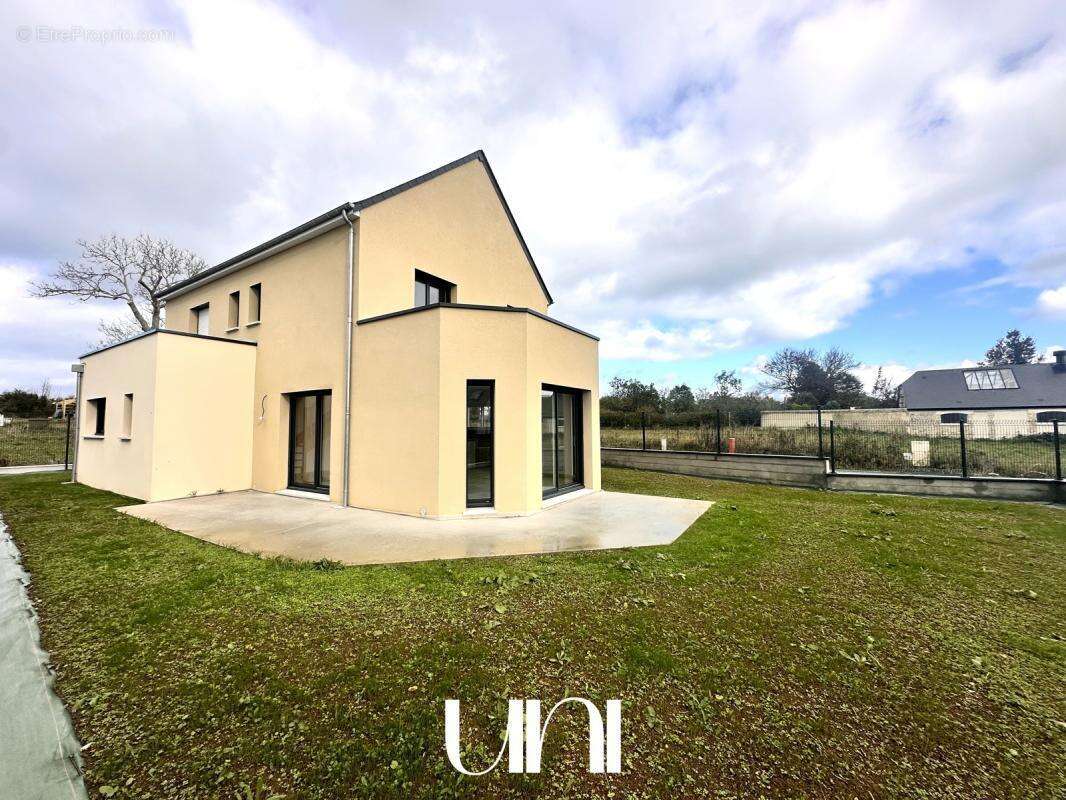 Maison à LONGUES-SUR-MER