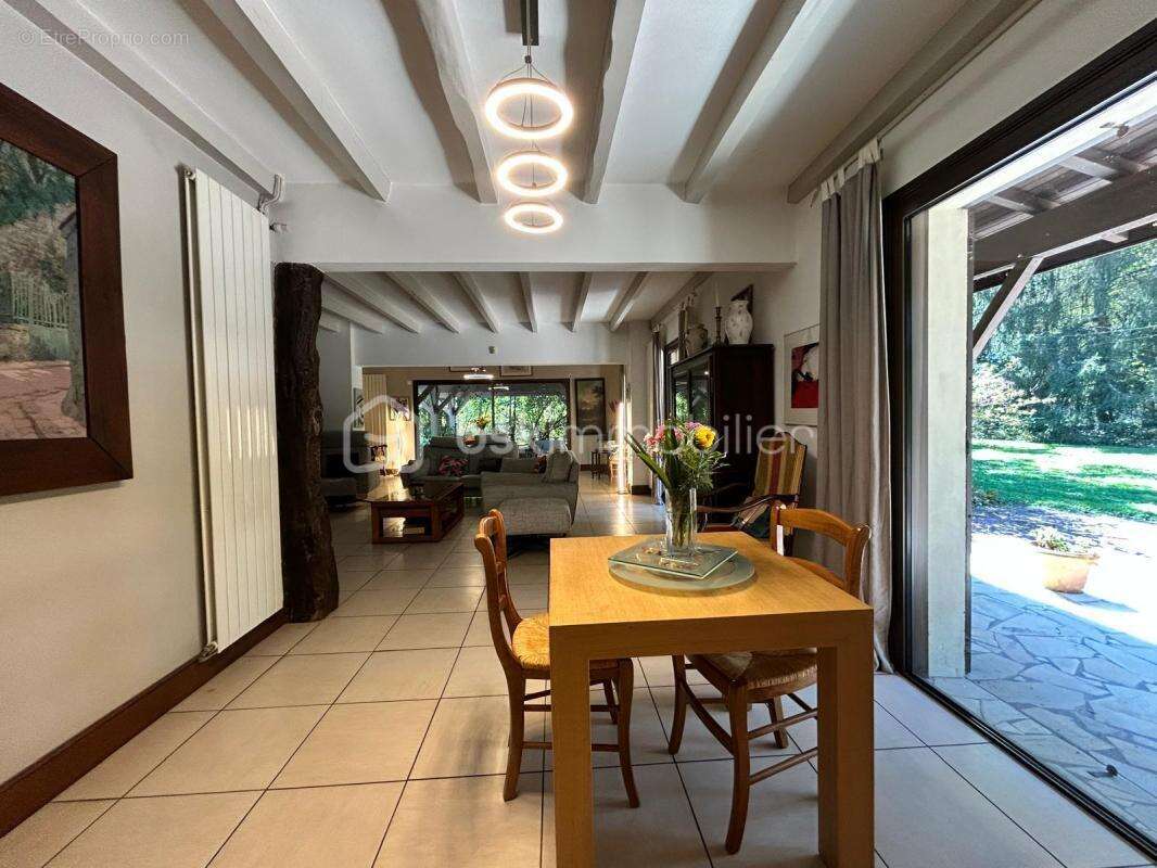 Maison à AUBIE-ET-ESPESSAS