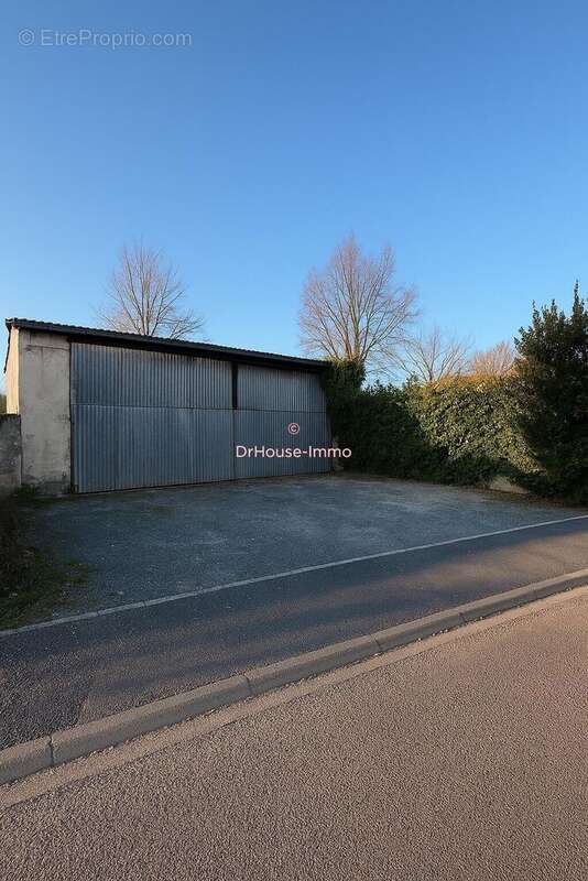 Autre à SAINT-SULPICE-ET-CAMEYRAC
