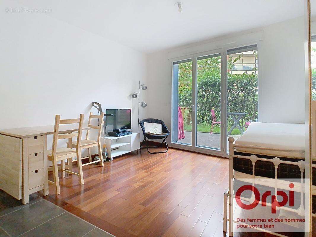 Appartement à ISSY-LES-MOULINEAUX