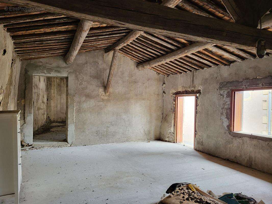 Appartement à BEZOUCE