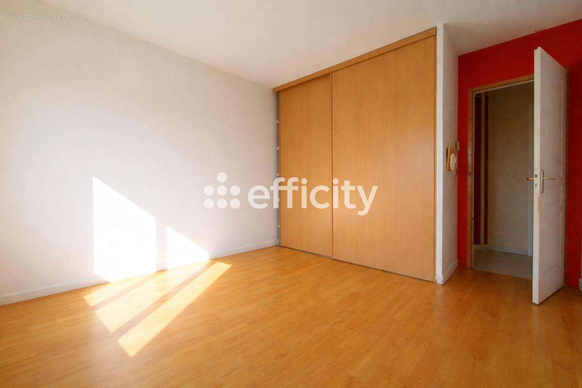 Maison 137 m² à Villaries  - photo 9