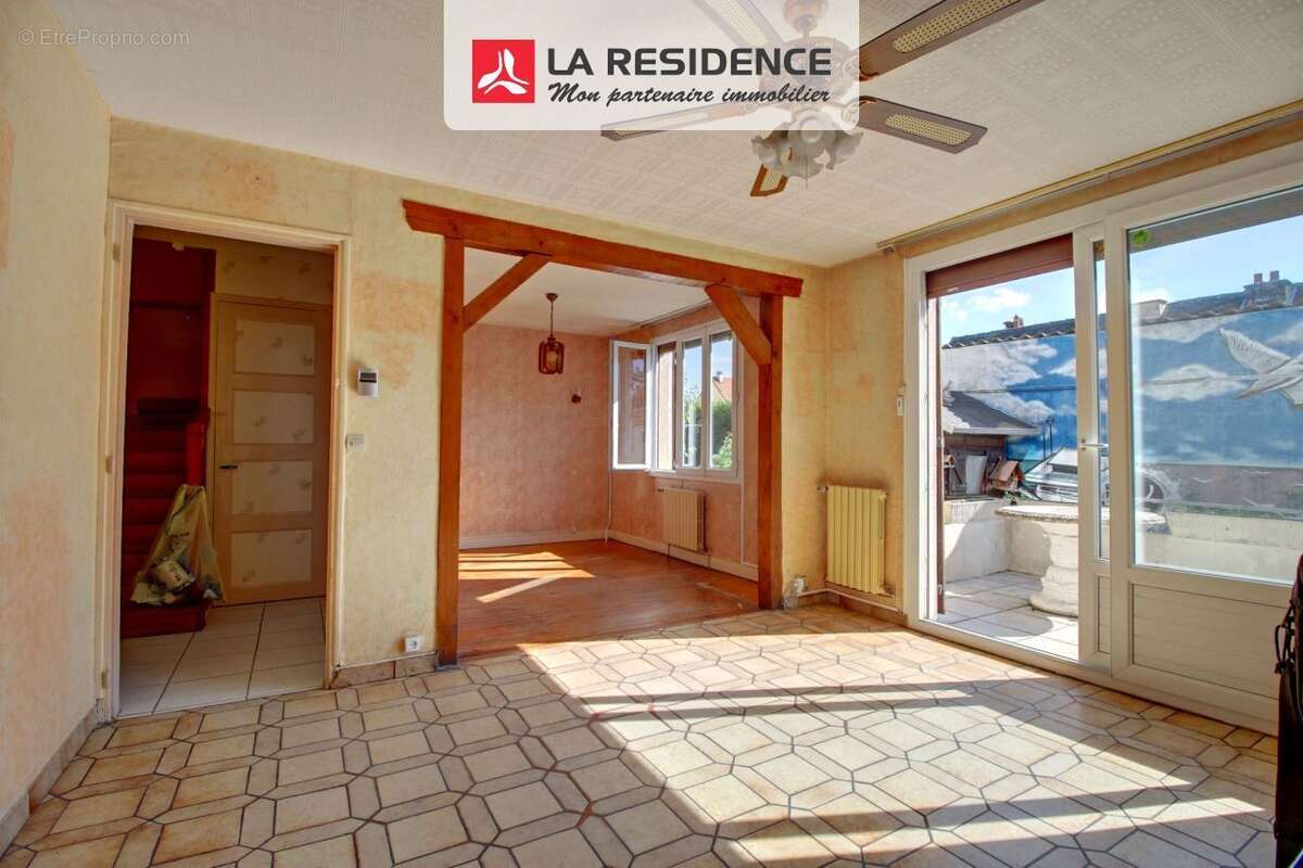 Maison à SAINT-ETIENNE-DU-ROUVRAY