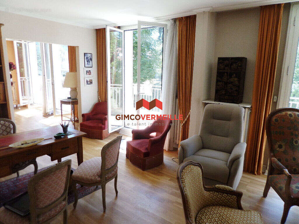 Appartement à LA CELLE-SAINT-CLOUD