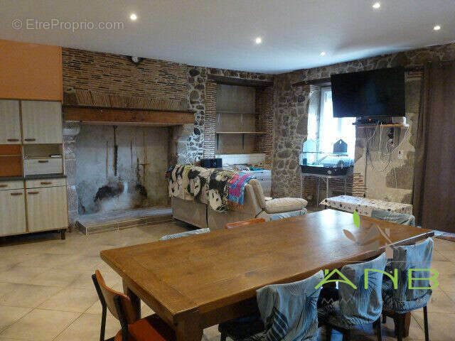 Maison à BUSSEROLLES