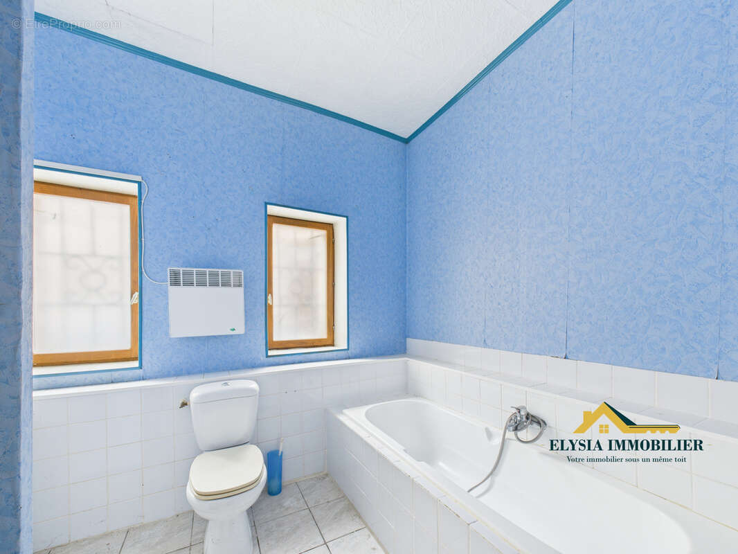 Maison à BAYONVILLE-SUR-MAD