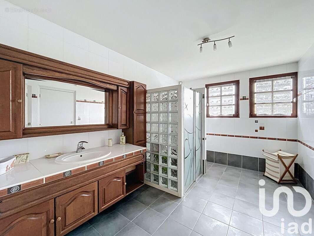 Photo 8 - Maison à GENAS