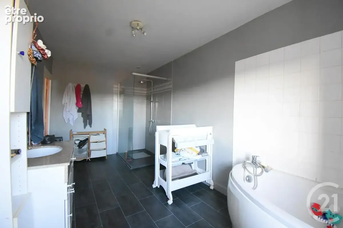 Maison 8 pièces 287 m² à vendre à Lapalisse (03120) - photo 8