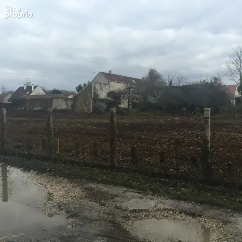 Terrain à NANTEUIL-LES-MEAUX