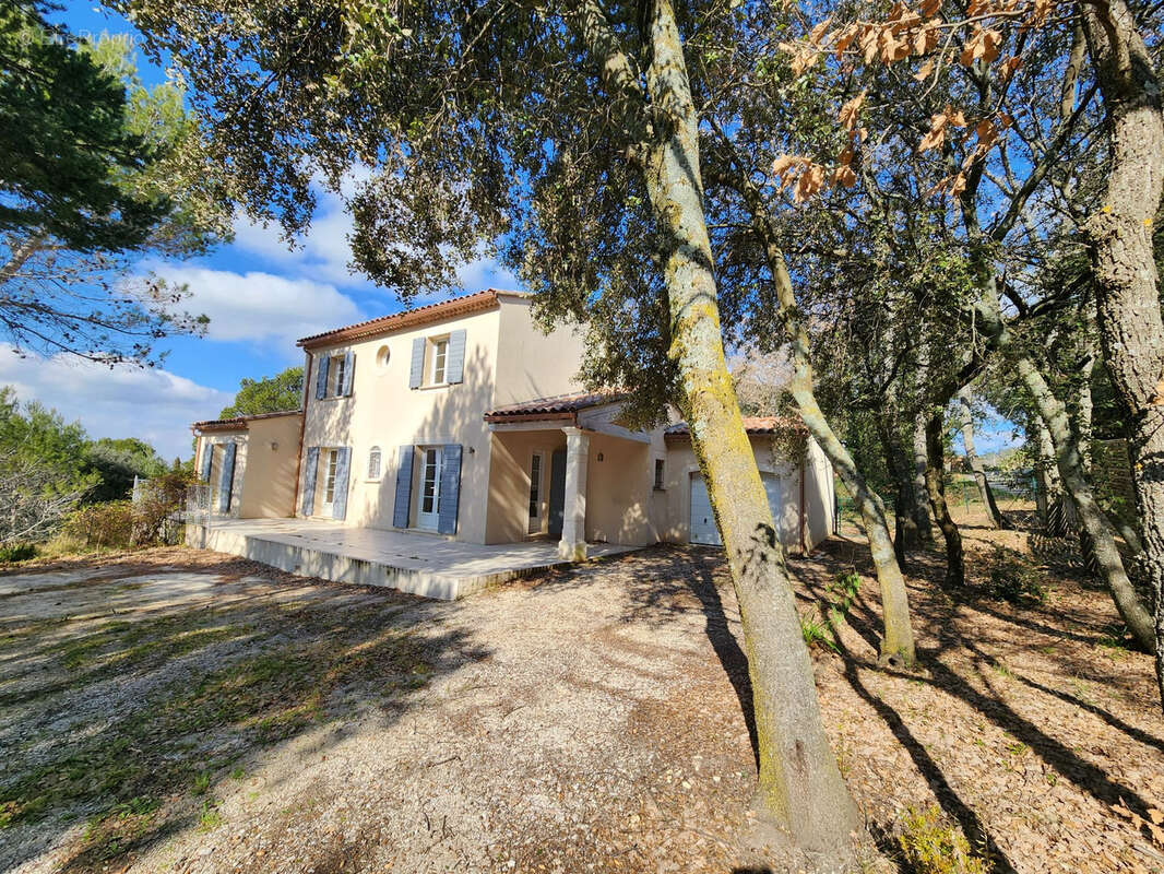 Maison à MERINDOL-LES-OLIVIERS