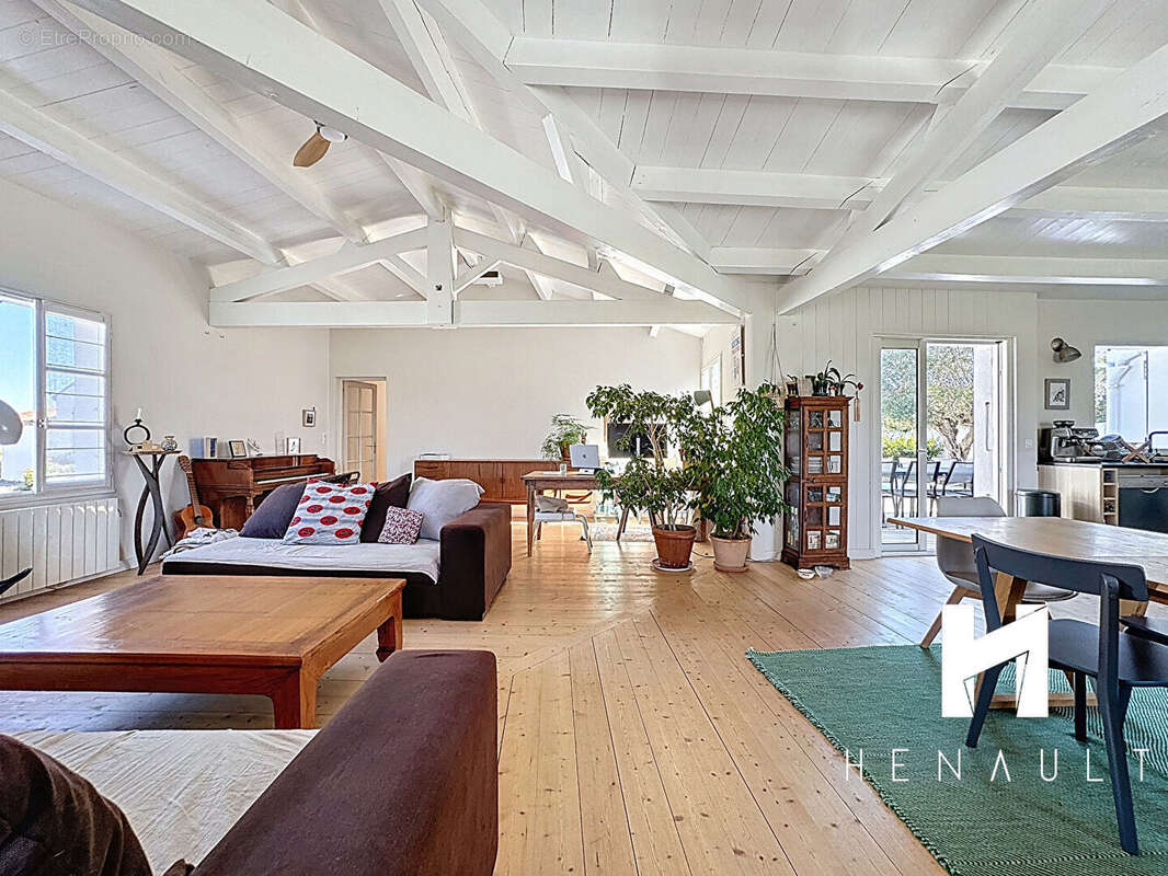 Maison à SAINT-CLEMENT-DES-BALEINES