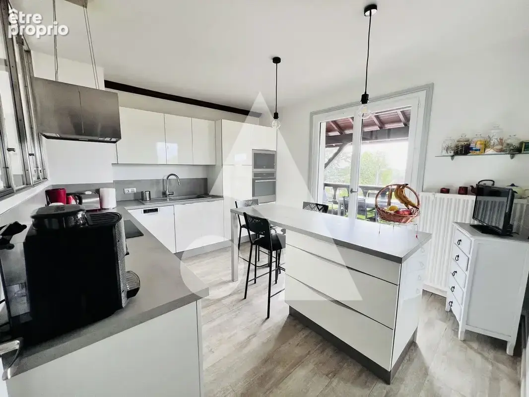 Belle maison avec piscine sur la côtière à Neyron - photo 6