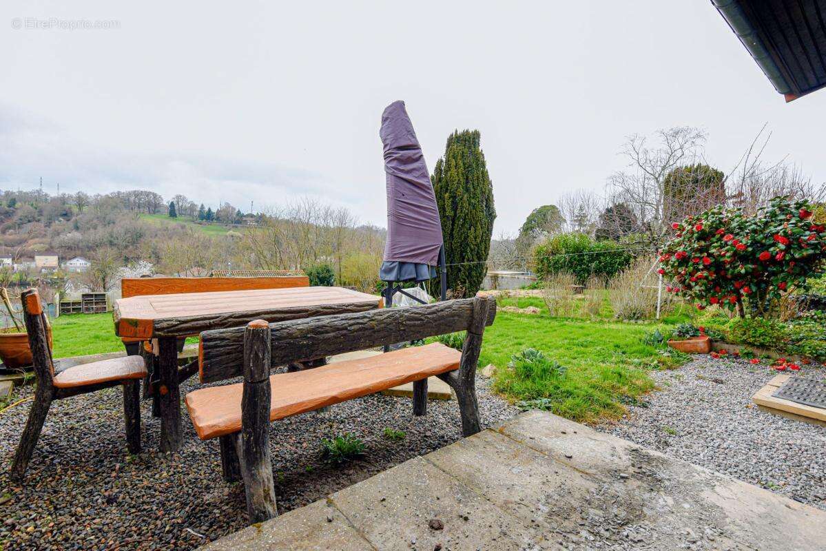 Maison à SAINT-JUNIEN