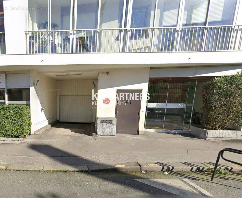 Parking à PARIS-12E