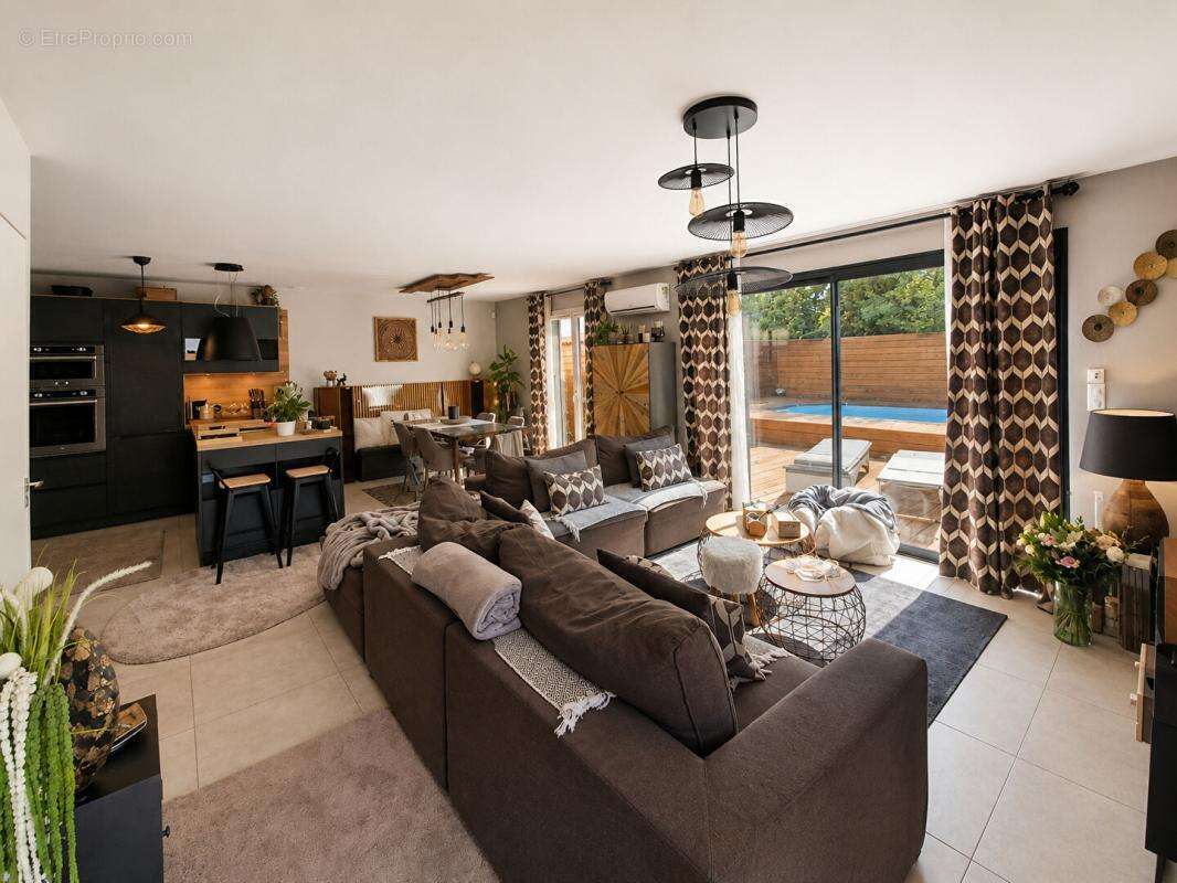 Maison 100 m²  - Piscine - Quartier calme - photo 9