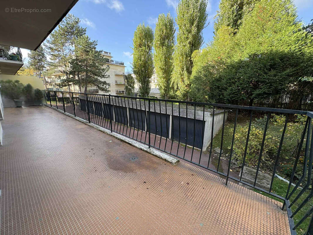 Appartement à LE PLESSIS-ROBINSON