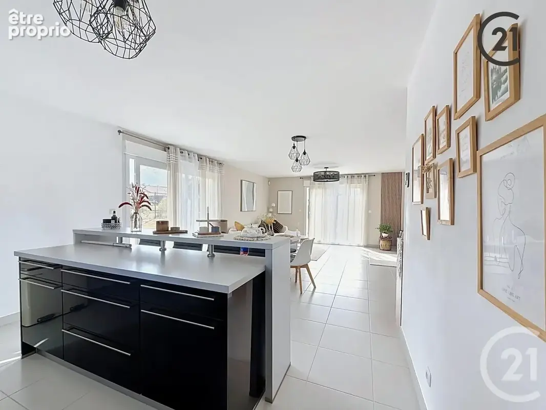 Maison 108 m² à Villefargeau  - photo 4