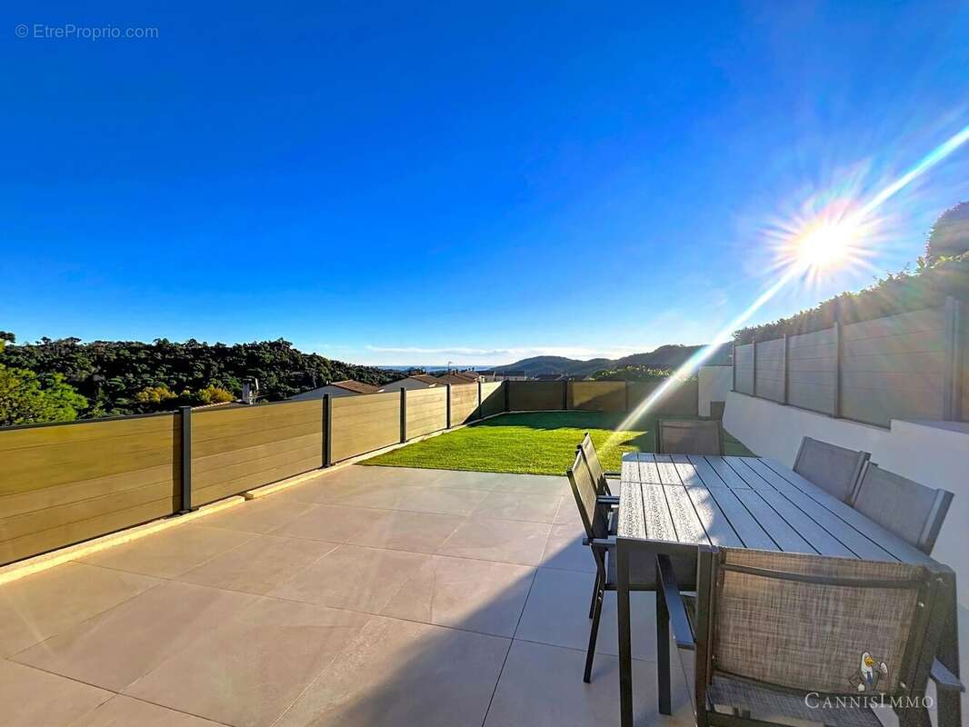 Maison à MANDELIEU-LA-NAPOULE