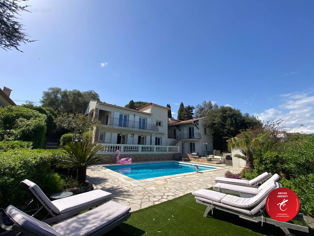 Maison à ROQUEBRUNE-SUR-ARGENS