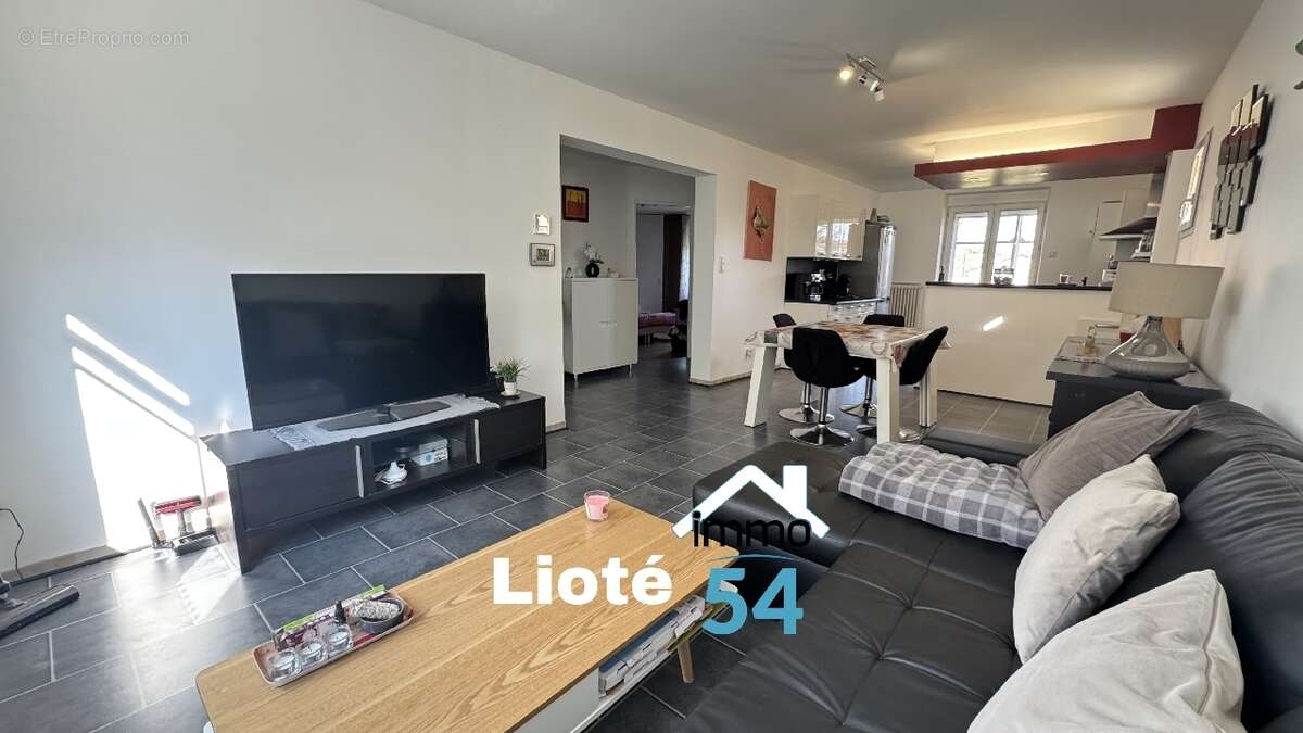 Maison à ROSIERES-AUX-SALINES