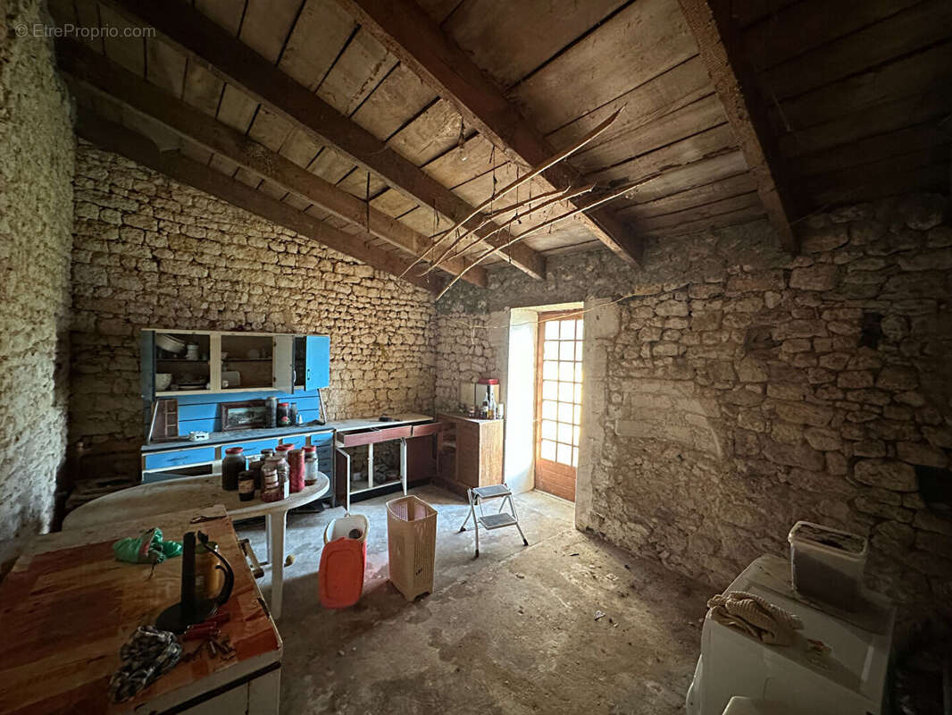 Maison à SAINT-JUST-LUZAC