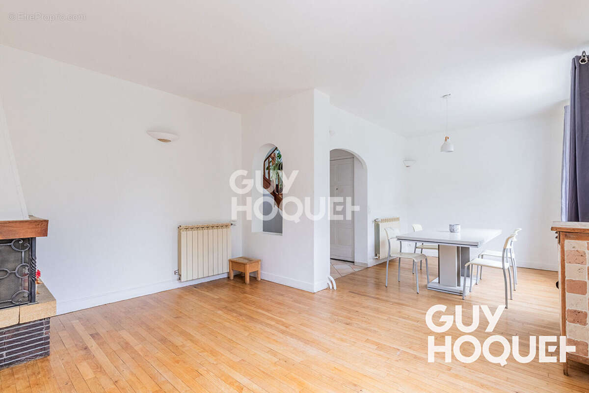 Maison à ATHIS-MONS