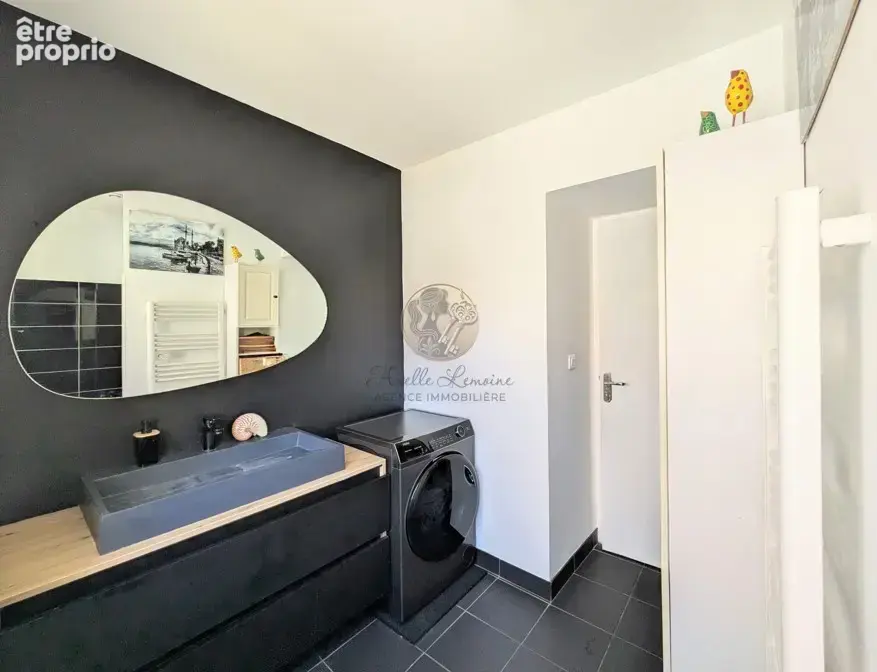 Appartement rénové avec terrasse, grande cour privative et stationnement à Sainte-Foy-lès-Lyon - photo 9