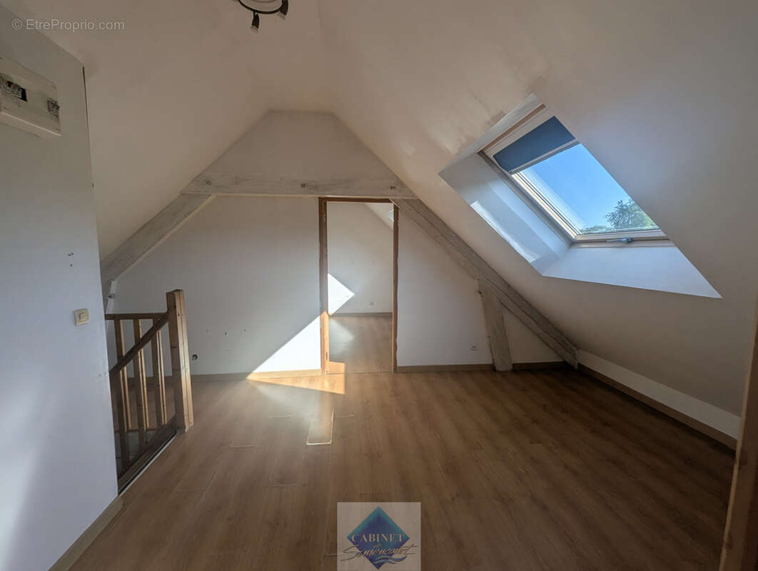 Maison à FEUQUIERES-EN-VIMEU
