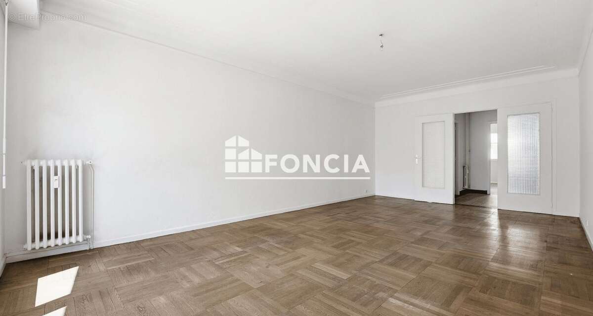 Le Cannet Square Carnot - Residence bourgeoise de qualité - 4 pièces 98.21m2 - plein soleil - terrasses - cave (parking possible - photo 2