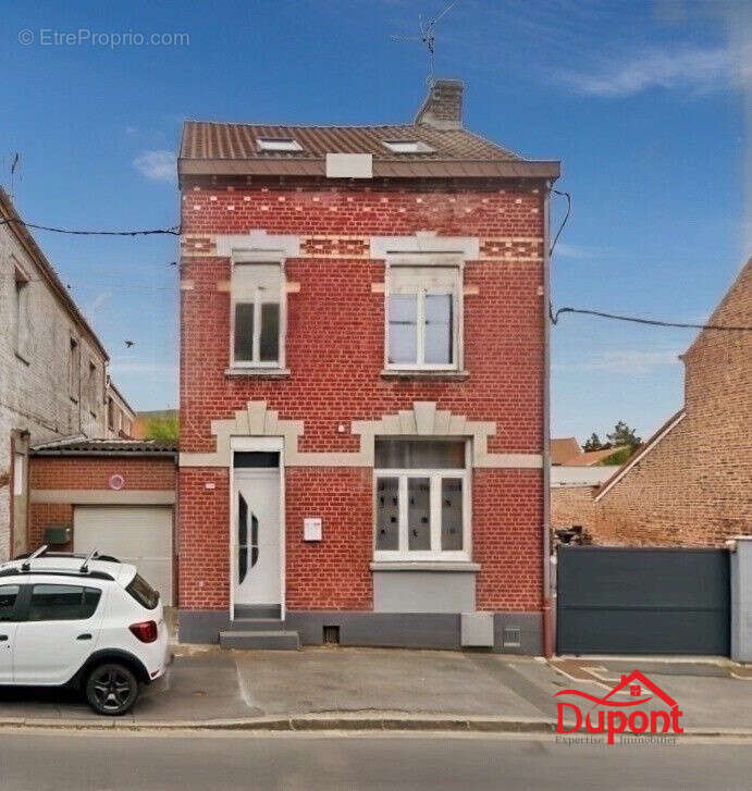 Maison à DOUCHY-LES-MINES