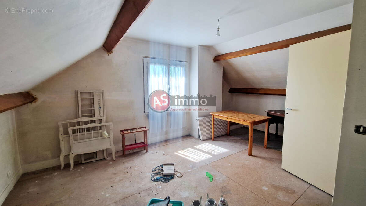 Maison à GREGES