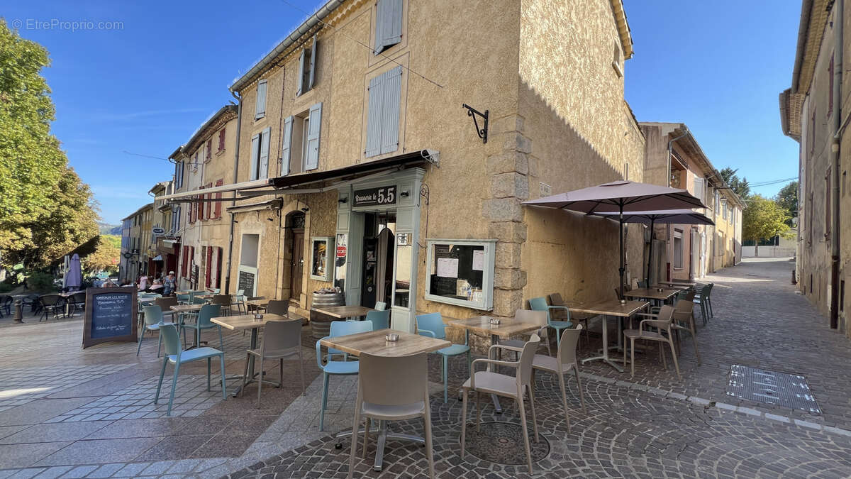 Commerce à GREOUX-LES-BAINS